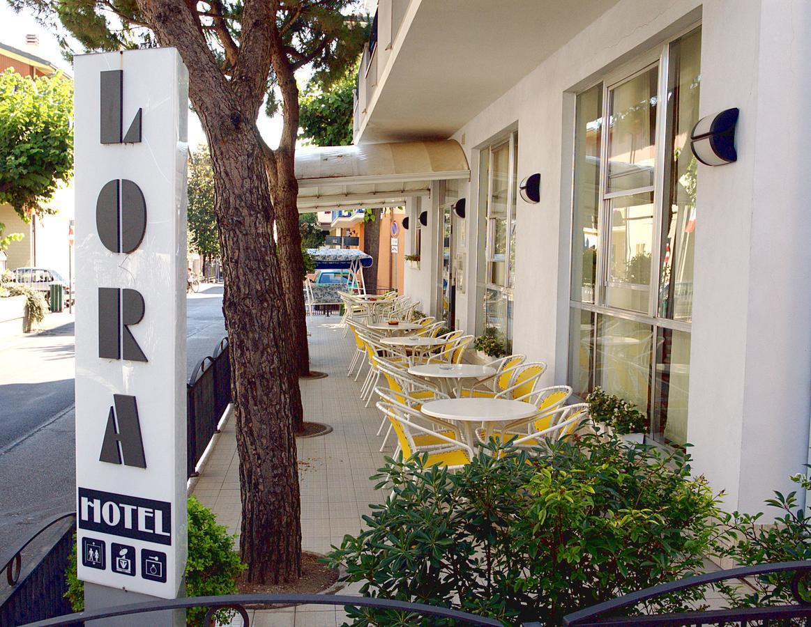 Hotel Lora Rimini Kültér fotó