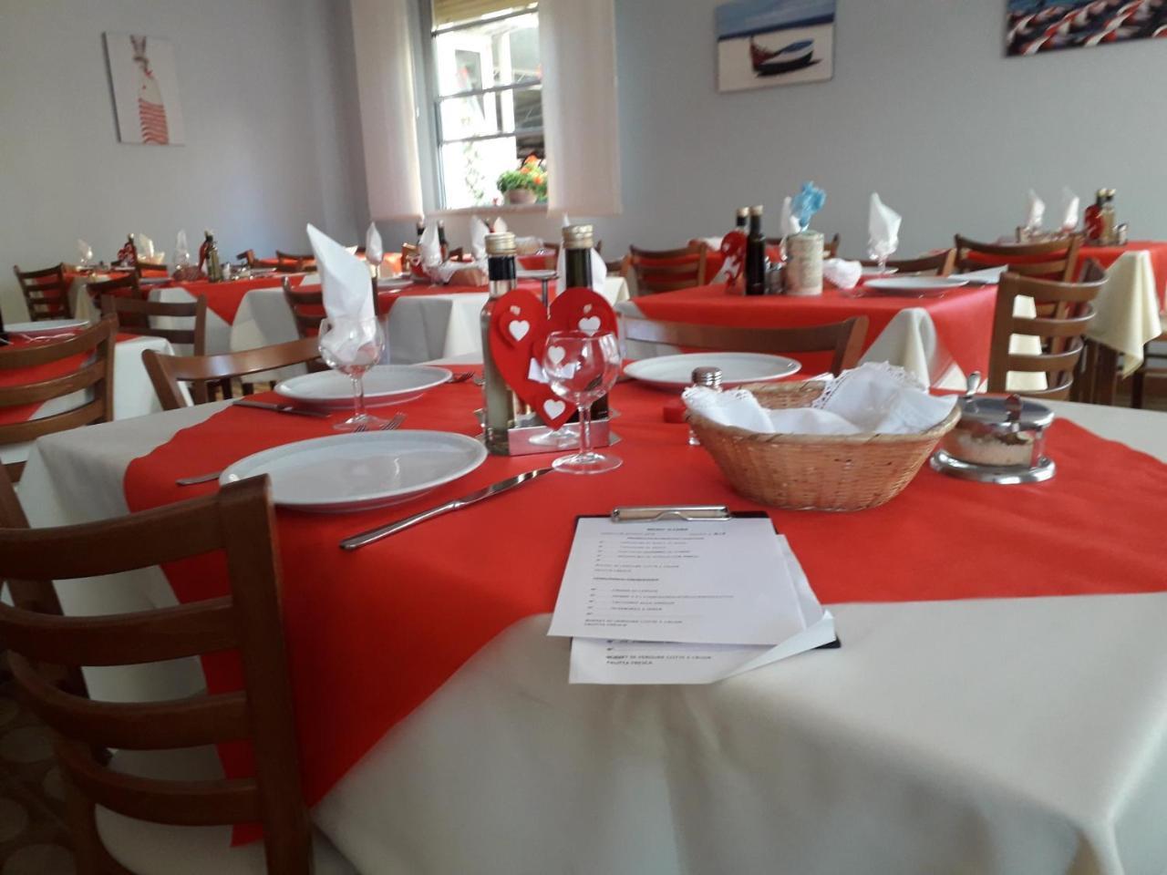 Hotel Lora Rimini Kültér fotó