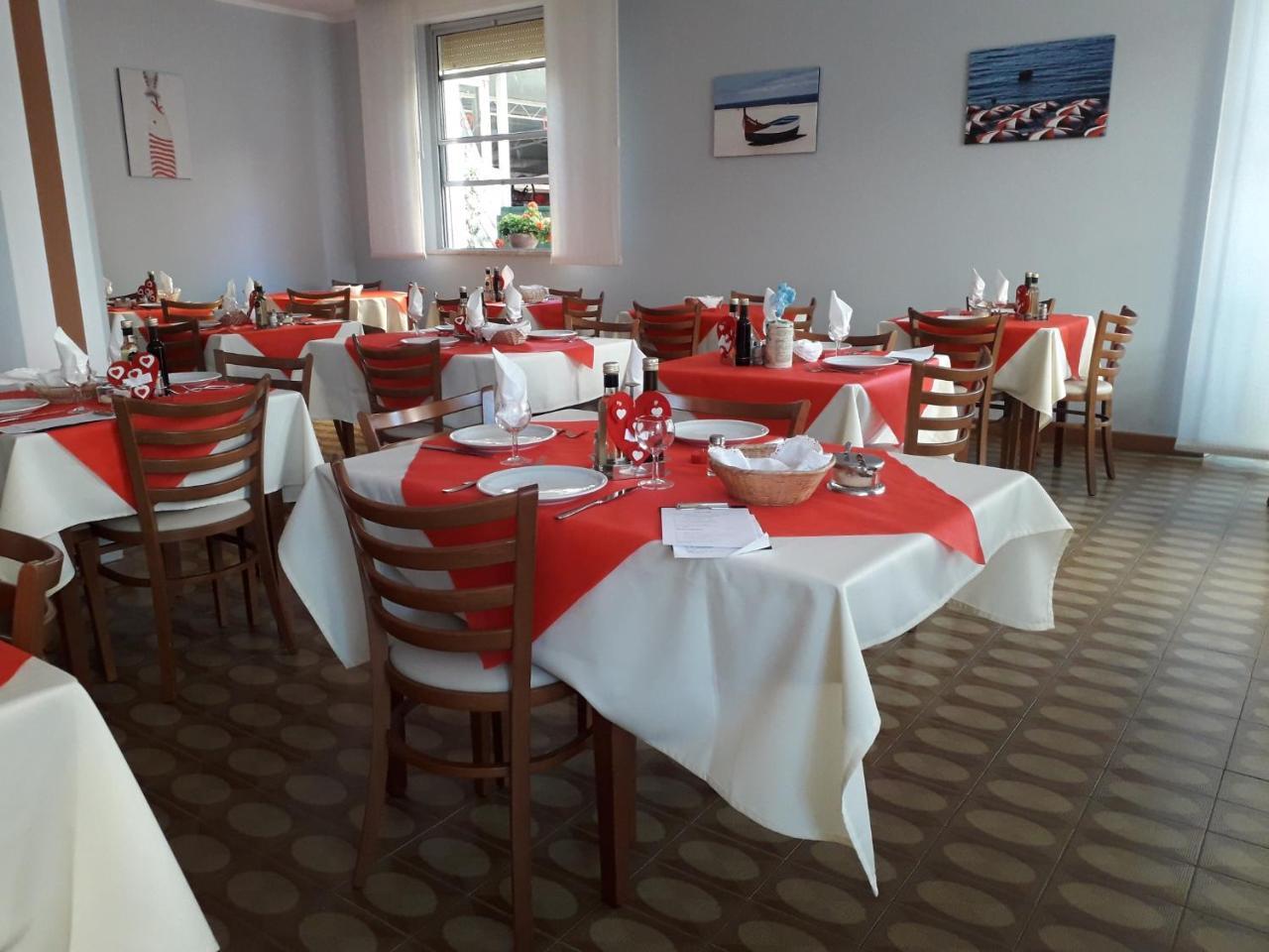 Hotel Lora Rimini Kültér fotó